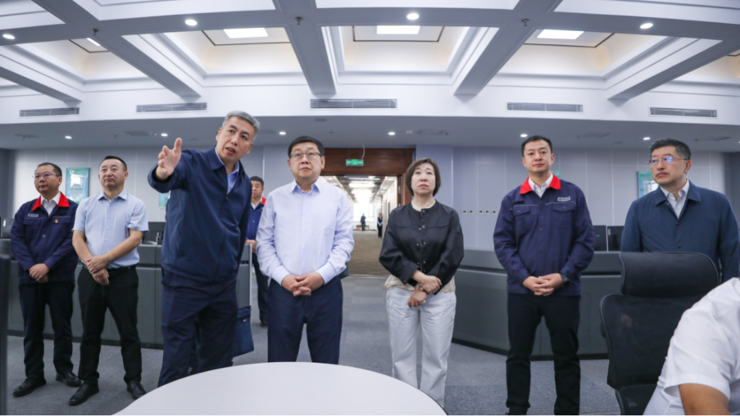 张海峰深入巴彦淖尔地区开展事情调研