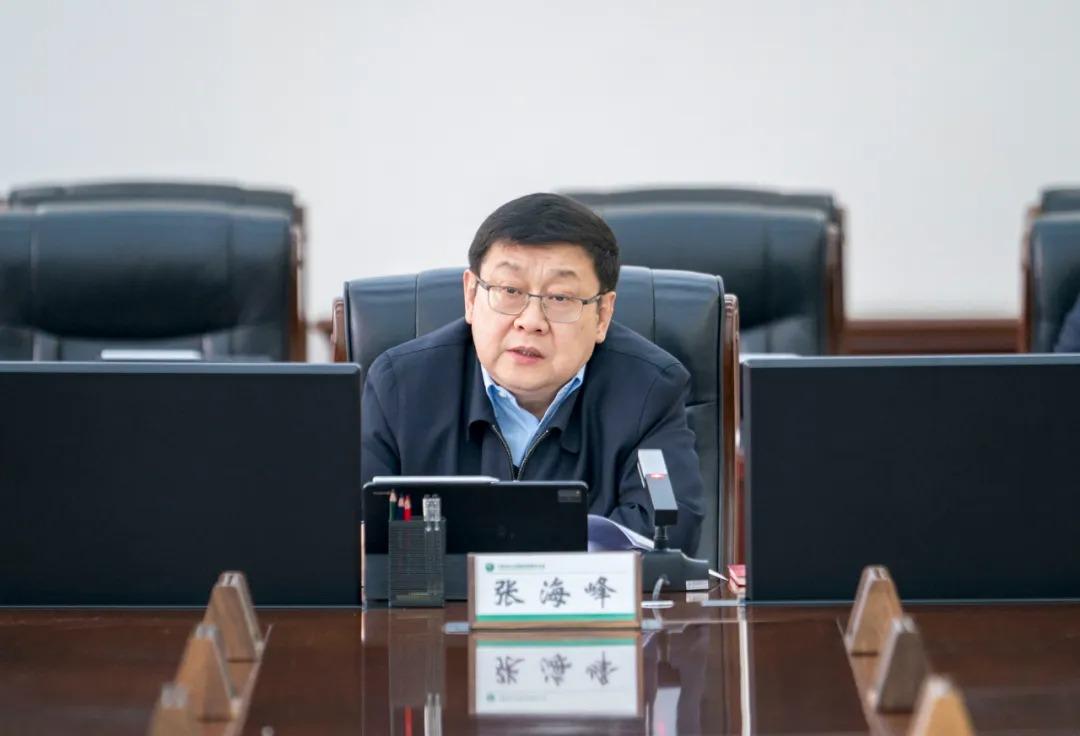 内蒙古全发国际app党委理论学习中心组召开12月份整体学习会暨学习贯彻习近平新时代中国特色社会主义头脑专题念书班钻研交流会