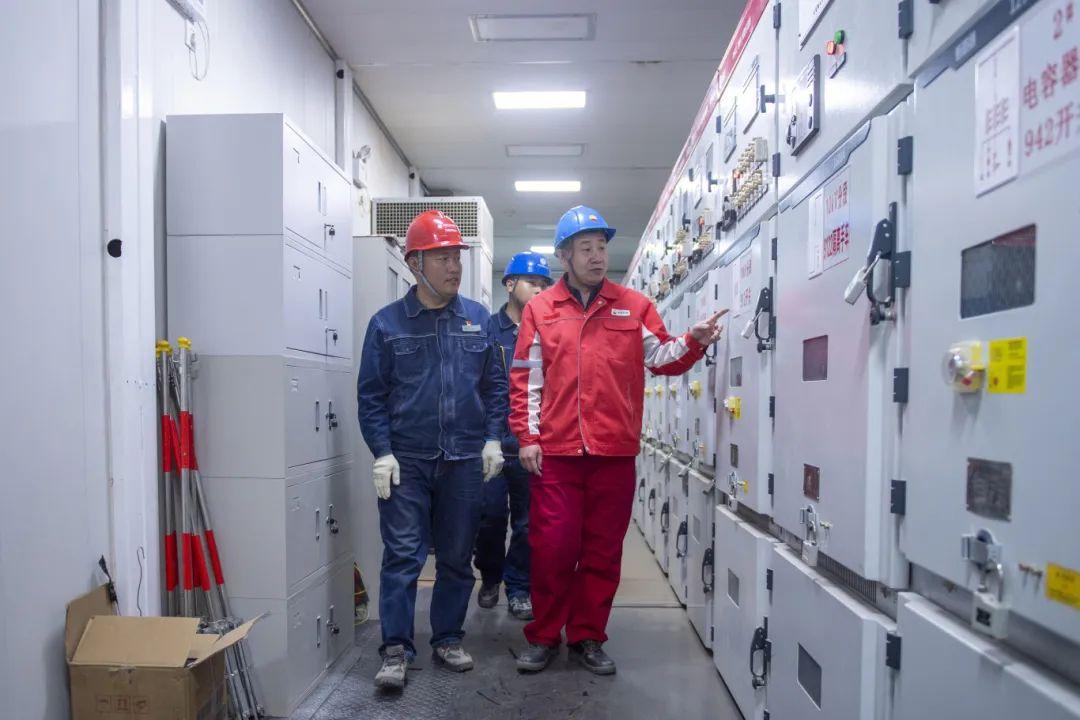 电力助企，，蒙电效劳送达吉兰泰勘探开发公司